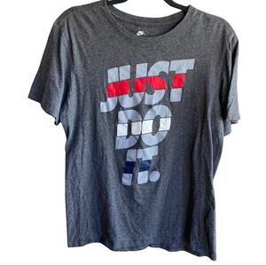 Nike Just Do It. Grey Logo Crewneck Short Sleeve Shirt Size Medium